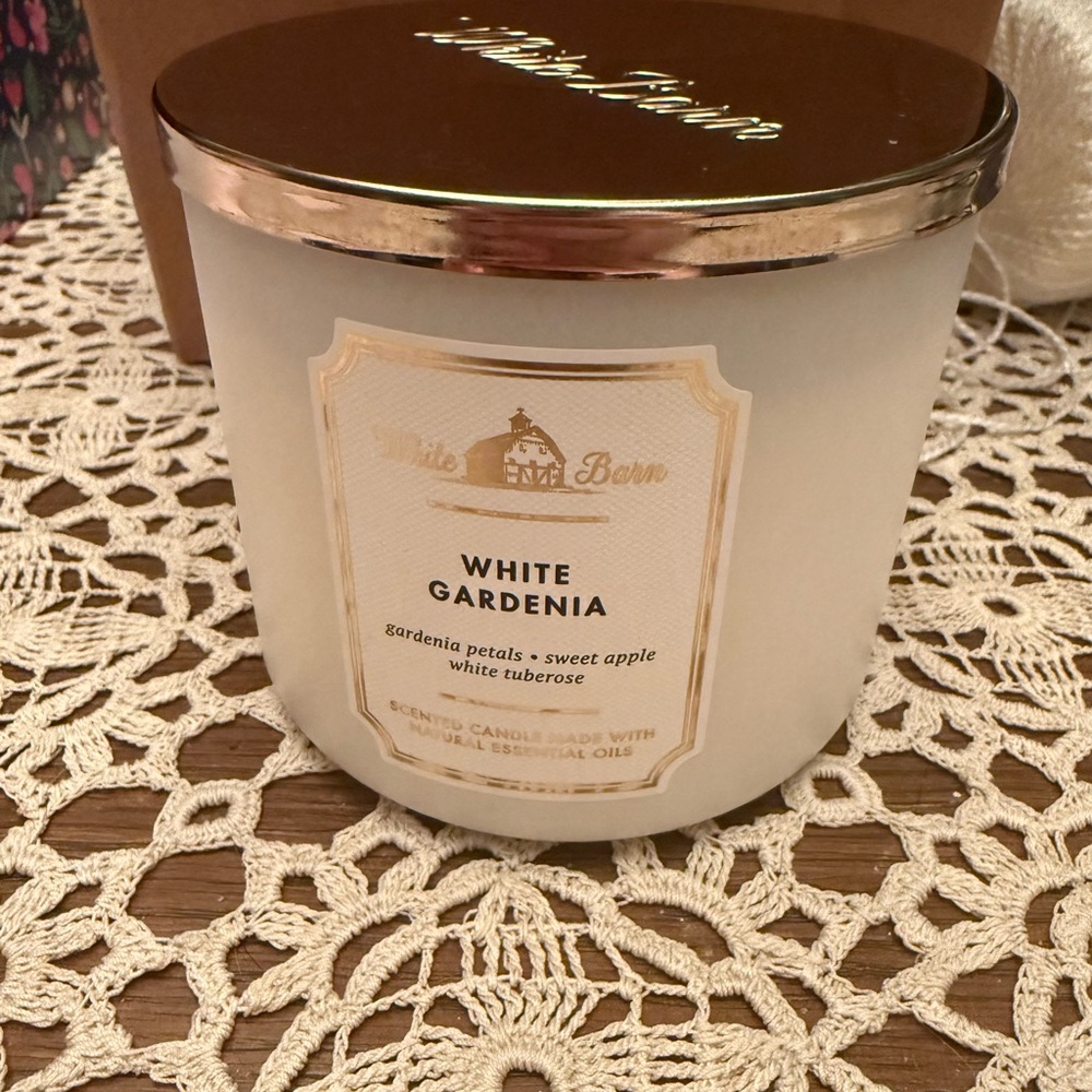 White Barn Gold and White Bath & Body Collection